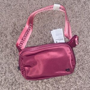 Lululemon “Everywhere” Beltbag